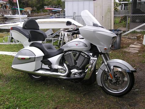 It came with a 130/70 r18 front tire and a 180/60 r16 rear tire. 2011 Victory Cross Country® (Pearl White), Largo, Florida ...
