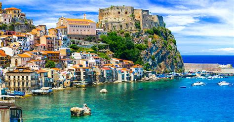 This place is situated in italy, its geographical coordinates are 38° 41' 0 north, 15° 54' 0 east and its original name (with diacritics) is tropea. Goedkope vakantie Tropea 2020 | dé VakantieDiscounter