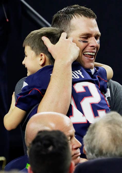 Wife bündchen and their brood. Tom Brady Breaks Down in Tears With His Family After Super ...