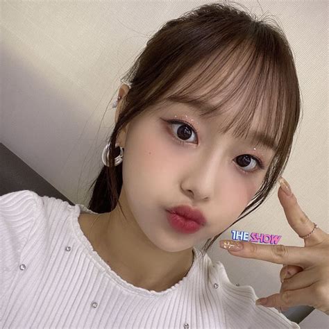 Loona Chuu Kim Jiwoo Selfie Ptt Era Pfp Icon Chuu Loona Girl Group Girl