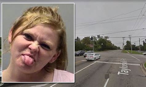 Ohio Woman Sticks Tongue Out While Taking Mugshot Daily Mail Online