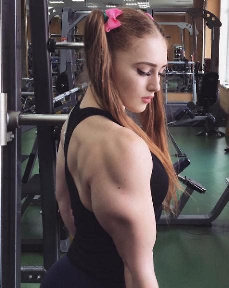 Julia Vins Ecco Muscle Barbie La Bodybuilder Più Seguita Di Tutta La Russia Libero Quotidiano