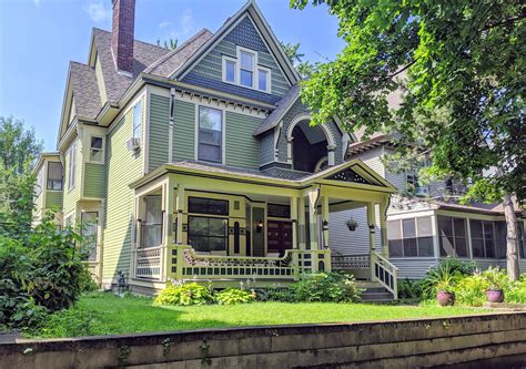 St Paul Houses For Rent : Stunning Elegant Executive Home in Wildridge