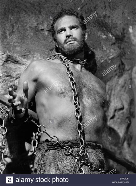 As a hollywood star, he appeared in almost 100 films over the course of 60 years. CHARLTON HESTON DIE ZEHN GEBOTE (1956 Stockfoto, Bild ...