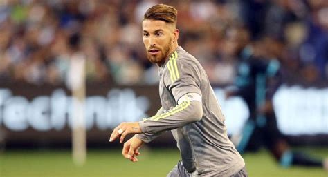 Manchester United Transfer News Sergio Ramos Clear To Complete £50m