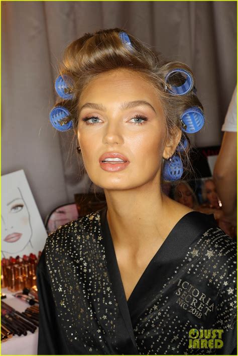 Victorias Secret Models Get Hair And Makeup Done Backstage At Fashion Show 2018 Photo 4177723