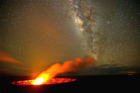 Suburban Spaceman Stunning Image Of Volcanic Eruption In Hawaii With