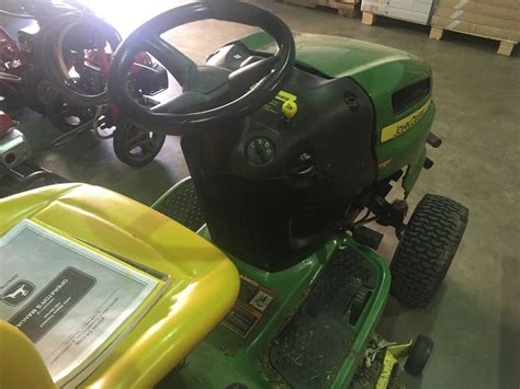 John Deere La165 100 Series Ride On Lawn Mower Yard Tractor With