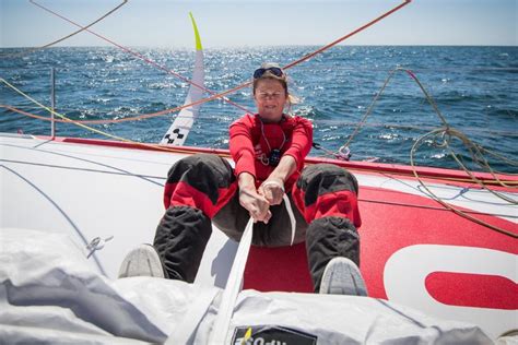 voile avec son bateau taillé sur mesure samantha davies veut briller