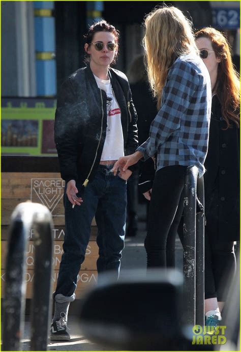 Kristen Stewart Grabs Lunch With New Girlfriend Stella Maxwell Photo 1061568 Photo Gallery