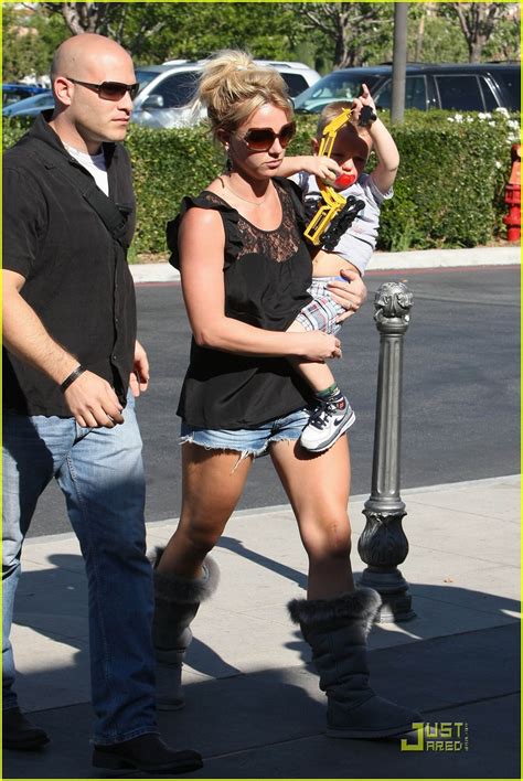 Britney Spears Sons Check Out Astroboy Photo Britney Spears Celebrity Babies