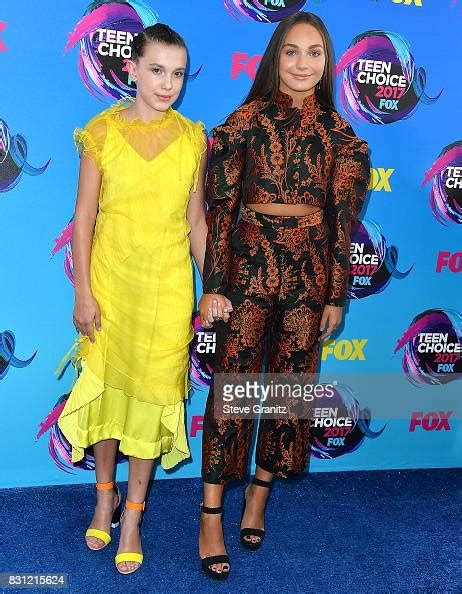 Millie Bobby Brownmaddie Ziegler Arrives At The Teen Choice Awards