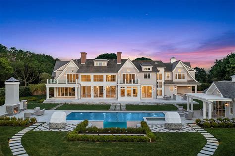 This Newly Built Hamptons Mansion Comes With 8 Foot Tall 1m Tv Nest
