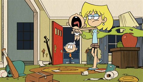 Image S1e16a Linc Sees Lori Carry Lilypng The Loud House
