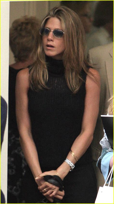 Full Sized Photo Of Jennifer Aniston Sunglasses14 Photo 211291 Just