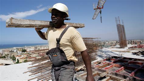 Algeria To Grant Legal Status To African Migrants Amid Labor Shortages