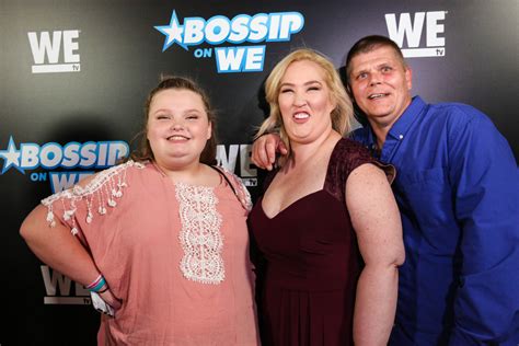 alana thompson smiles in ‘beautiful selfie as mama june remains in florida after rehab stint