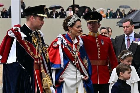 Kate Middletons Flattering High Street Outfit Reduced As She Makes