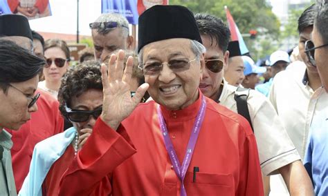 Al jazeera's wayne hay reports. Mahathir Mohamad sworn in as Malaysia's leader after ...