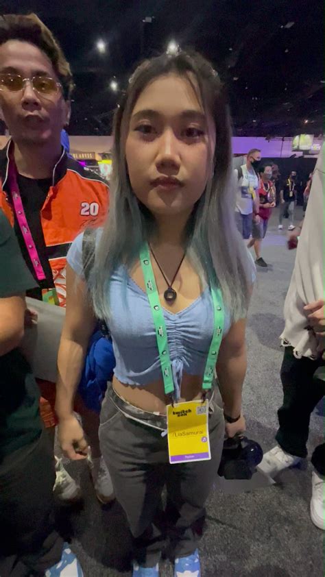 Gxr Lia🐣 On Twitter Pov You Meet Me At Twitch Con And I’m Smaller Than You Thought T