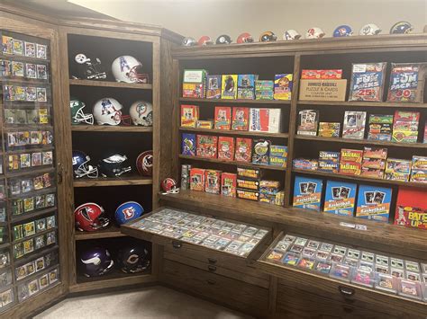 Card Display Room — Collectors Universe