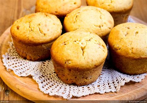 Moist Honey Cornbread Muffins Recipe