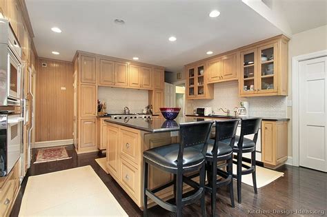 Choosing cabinetry paint colors is one of the trickiest colors to choose for a home because there are just so many variables to consider like; Pictures of Kitchens - Traditional - Light Wood Kitchen Cabinets (Page 4)