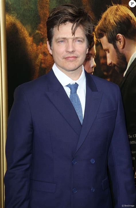 Thomas vinterberg's films include the hunt, festen, another round, the commune. Thomas Vinterberg à la première de Far From The Madding ...