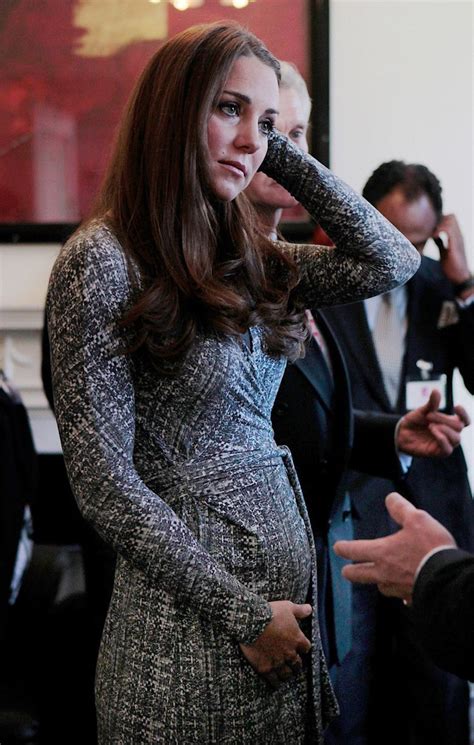 Kate Middletons Pregnancy Mirror Online