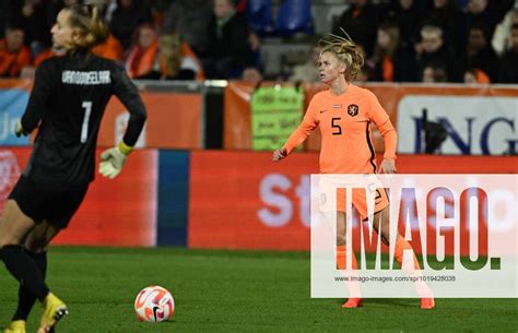 NETHERLANDS WOMEN SOCCER NETHERLANDS VS DENMARK Kika Van Es 5