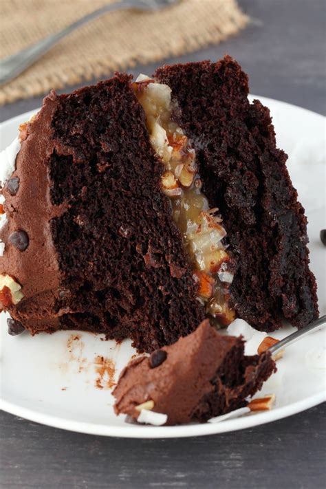 Homemade german chocolate cake, with two layers of scratch made cake, a sticky coconut pecan topping, and fudge frosting is everyone's favorite cake! Pin on cakes