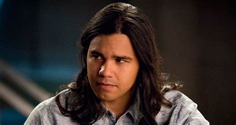 carlos valdes teases tonight s ‘very heavy cisco centric episode of ‘the flash carlos valdes