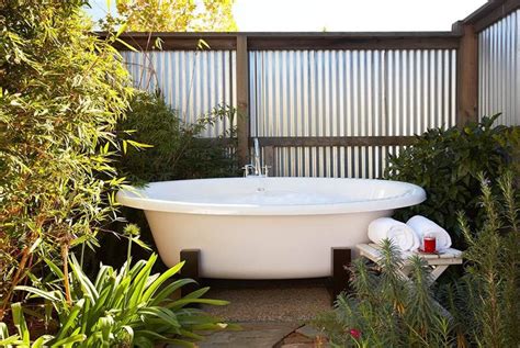 28 Stunning Outdoor Bathtub Ideas With Images Outdoor Bathtub Outdoor Baths Outdoor Bathrooms