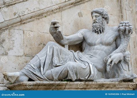 Statue Of Roman God Zeus In Rome Stock Photo Image Of Sculpture