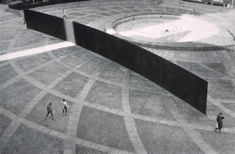 Tilted Arc By Richard Serra Foley Federal Plaza Manhattan R