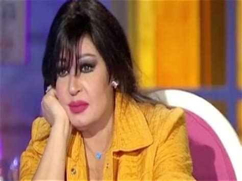 وكانت الفنانة فيفي عبده أجرت عملية جراحية بسبب تلقيها لحقنة خاطئة. فيفي عبده تنعى شقيقة نهال عنبر | مصراوى