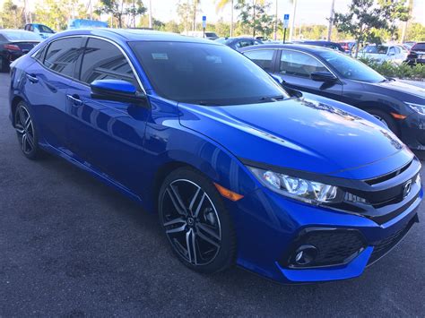 The continuously variable transmission gives me the options to drive my vehicle in three different ways. CivicX Aegean Blue Hatch 19" Accord Sport Wheels | 2016 ...