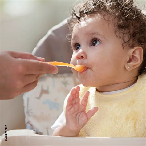 Baby solid foods by age. What you need to know before starting your baby on solids