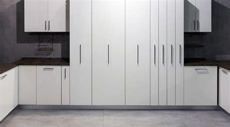 Apothekerschrank küche klein kleine küche l form wildbirne dachwohnung singelküche l, weiß this apothekerschrank küche klein graphic has 15 dominated colors, which include spanish gray. Kleine Küchen: Tipps und Hacks für die optimale Raumnutzung