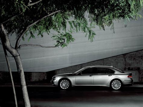 Regular and extended, starting with the more affordable trim levels, the 750i and 750li, respectively. 2008 BMW 760Li News and Information | conceptcarz.com