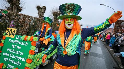 Fasching 2023 Wann Beginnt Der Karneval Datum Umzüge Traditionen