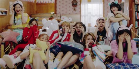 Nghe online bài hát what is love? TWICE return with "What Is Love?" and its wonderful ...