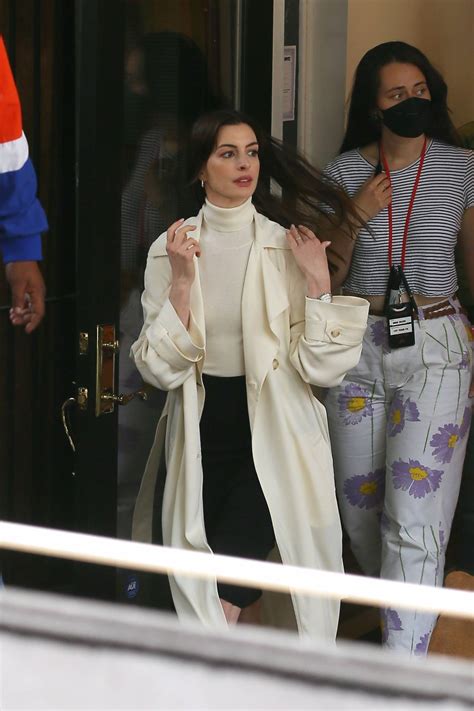 Anne Hathaway On Set Of She Came To Me In New York Gotceleb