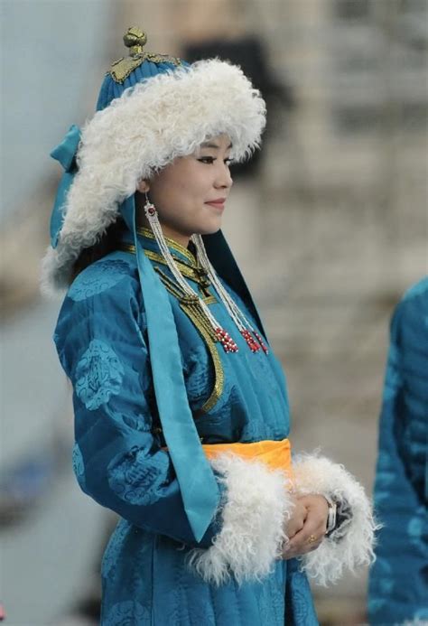 Mongolian Mongolia World Traditional Outfits Traditional Dresses
