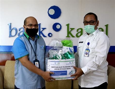 Bank Kalsel Dukung Petugas Medis Dengan Memberikan Apd Wartaniaga