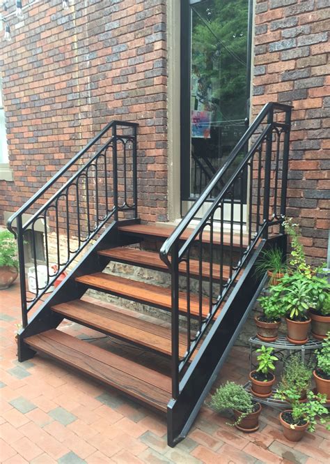 Backyard Stairs Ipe Stair Tread And Custom Steel Stair Outdoor Stair