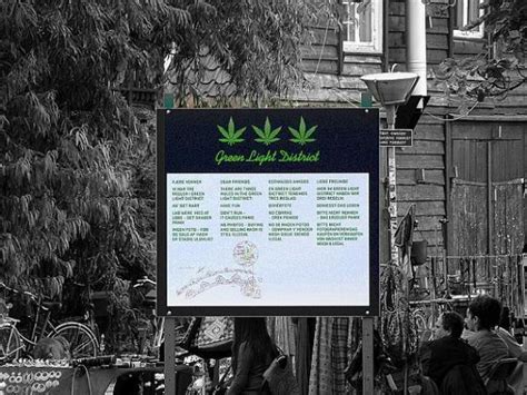 Burası, şehrin içinde esrar ve benzeri uyuşturucu. Zdjęcia: Christiania, Kopenhaga, Green Light District, DANIA