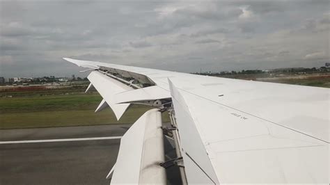 Boeing 787 8 Dreamliner Wings Surface Paint Peeling Off During Landing