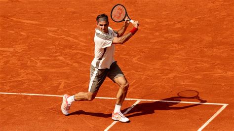 French Open 2019 Roger Federer Beats Rudd To Reach Fourth Round