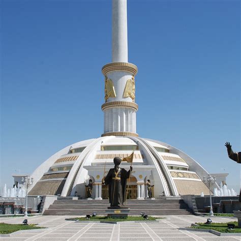 Turkmenistan Independence Monument Ashgabat Lohnt Es Sich